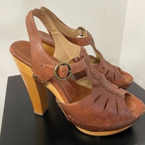 Frye Platform sandal